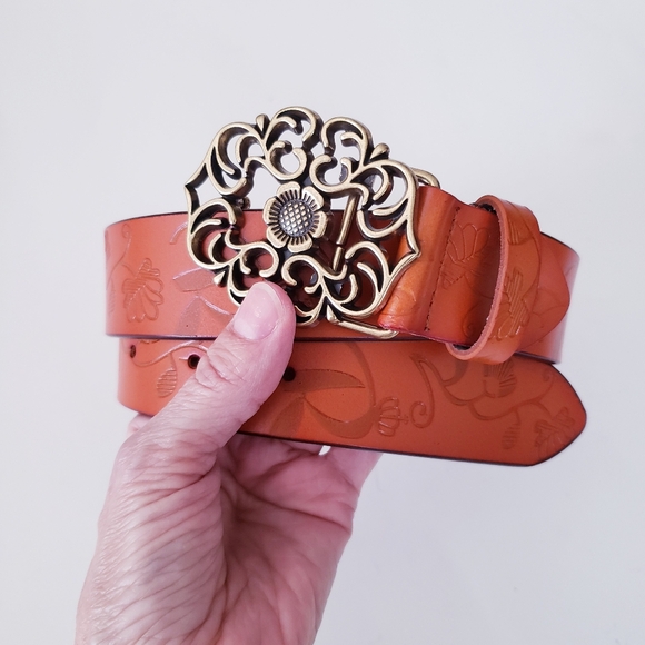 Tan Leather Belt with Brass Buckle - Picture 2 of 16